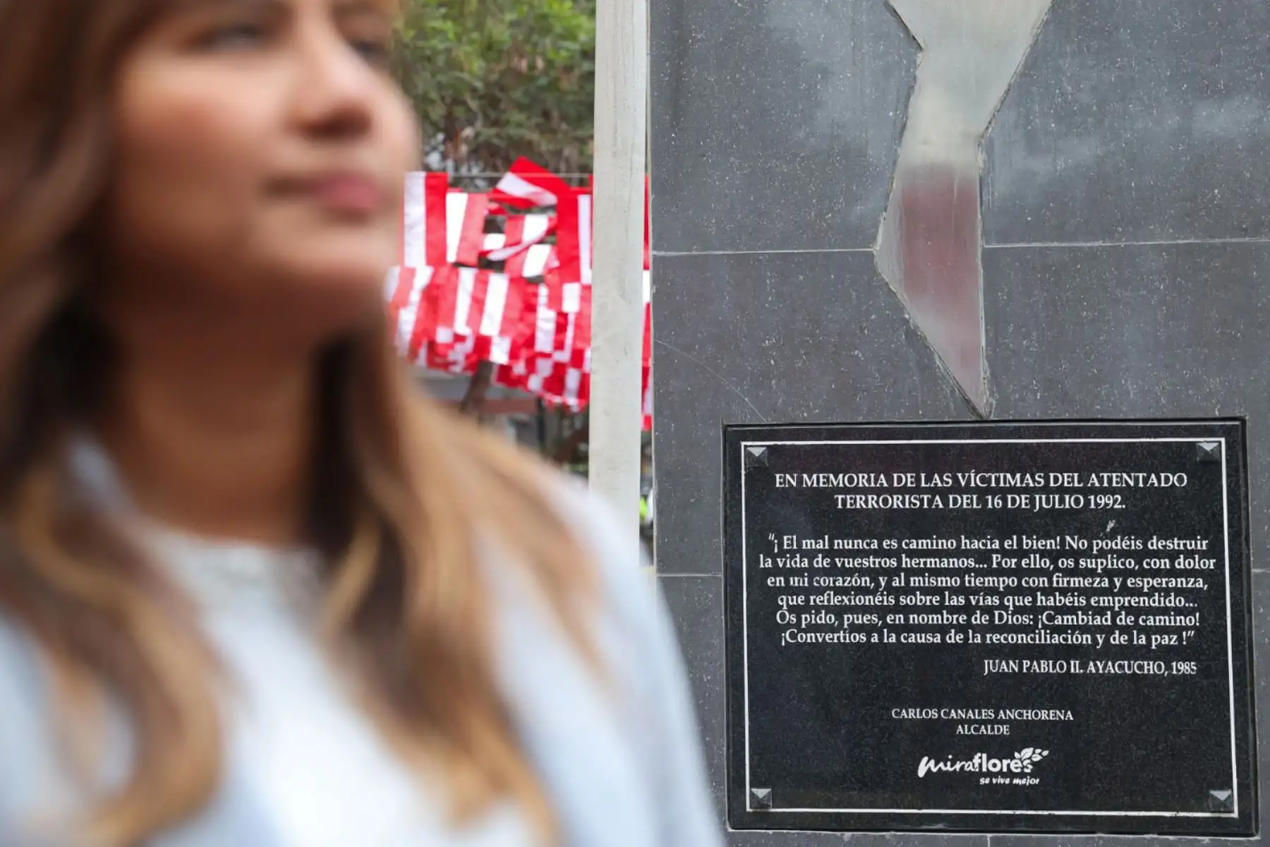 Vanessa Quiroga tenía cinco años cuando perdió una pierna en el atentado terrorista ocurrido el 16 de julio de 1992, en la calle Tarata, en Miraflores. Foto: ANDINA/Carlos Américo Lezama Villantoy
