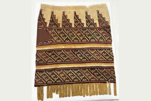 Estos bienes culturales poseen un alto valor cultural, al permitir reconstruir prácticas textiles originarias, analizar los niveles de conocimiento alcanzados por los tejedores y estudiar las creencias e imaginarios plasmados en sus diseños.