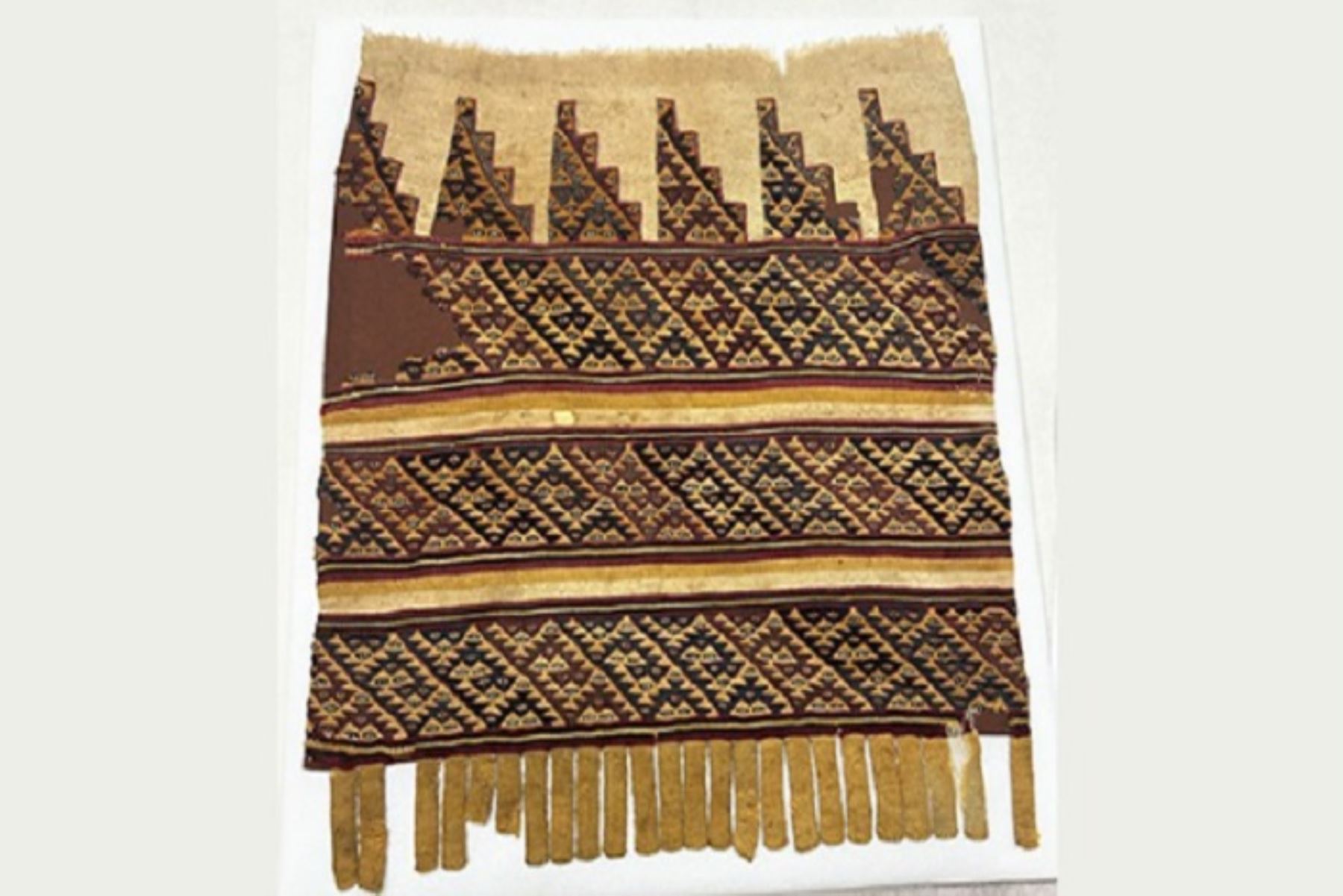 Estos bienes culturales poseen un alto valor cultural, al permitir reconstruir prácticas textiles originarias, analizar los niveles de conocimiento alcanzados por los tejedores y estudiar las creencias e imaginarios plasmados en sus diseños.