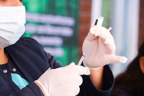 Minsa sobrepasa el 95 % de cobertura a nivel nacional en vacunación contra el VPH. Foto: ANDINA/Difusión.
