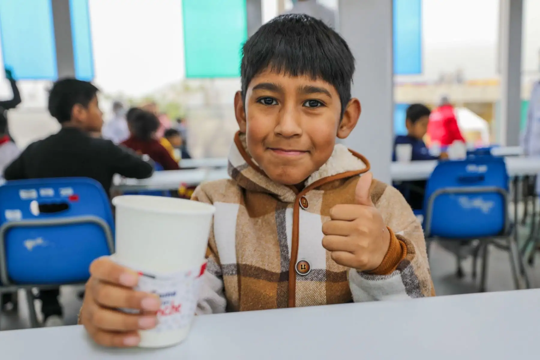La ministra de Desarrollo e Inclusión Social, Leslie Urteaga, participó  del evento Deporsaludable: “Come con Punche”, en el Complejo Deportivo Andrés Avelino Cáceres en Villa María del Triunfo, que contó con la participación de cientos de estudiantes del distrito.
Foto: Midis