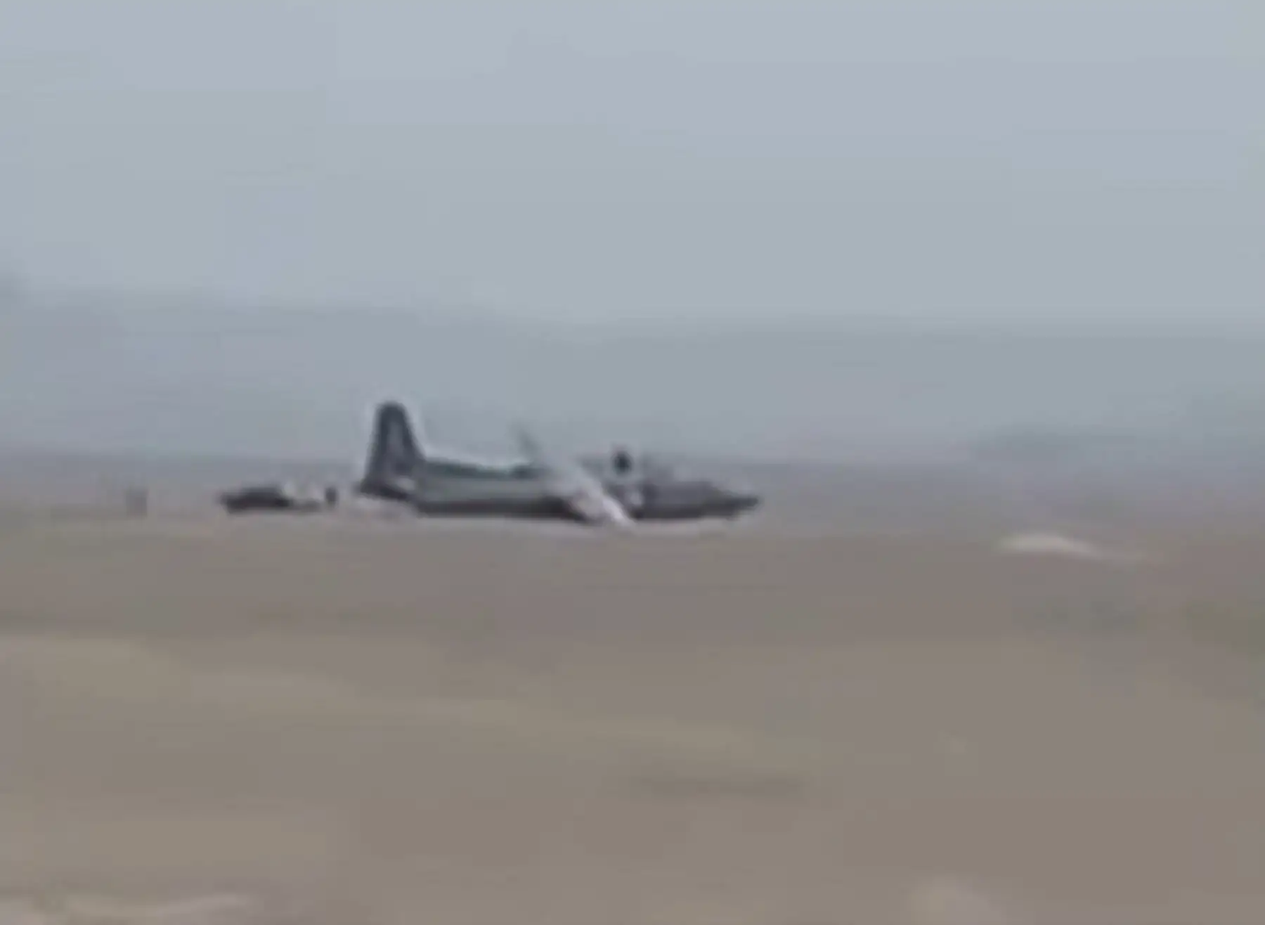 Avión de la Marina de Guerra sufre desperfecto en aeródromo de San Juan de Marcona, en la provincia iqueña de Nasca.