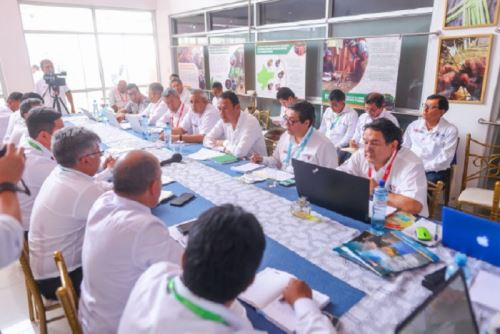 Ministro Angel participó  en las reuniones bilaterales con gobernadores de diversas regiones del país y sus equipos técnicos.