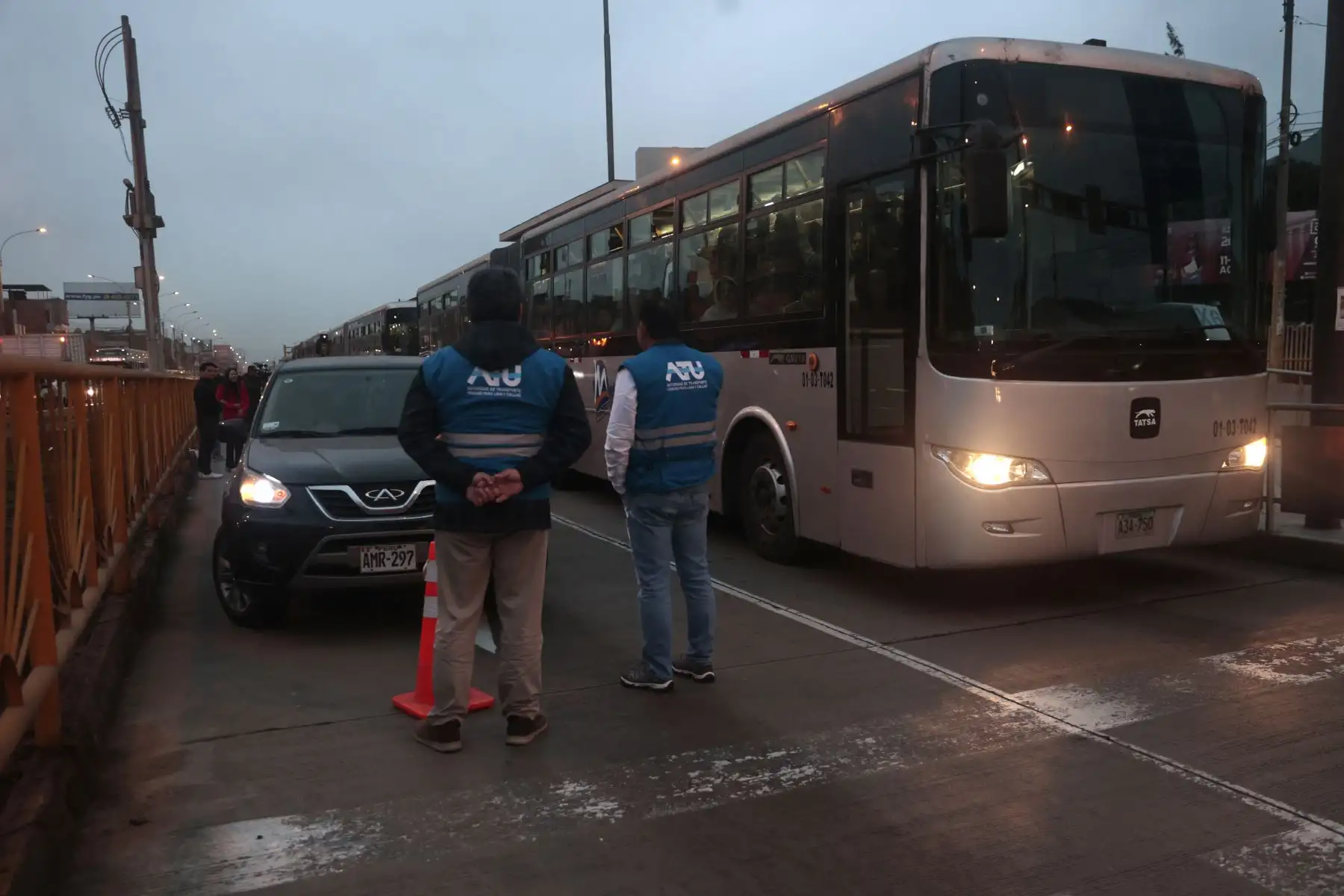 Autoridades inician operativo para sancionar a conductores que invaden el carril exclusivo del Metropolitano en Lima y Callao. Foto: ANDINA/ Vidal Tarqui
