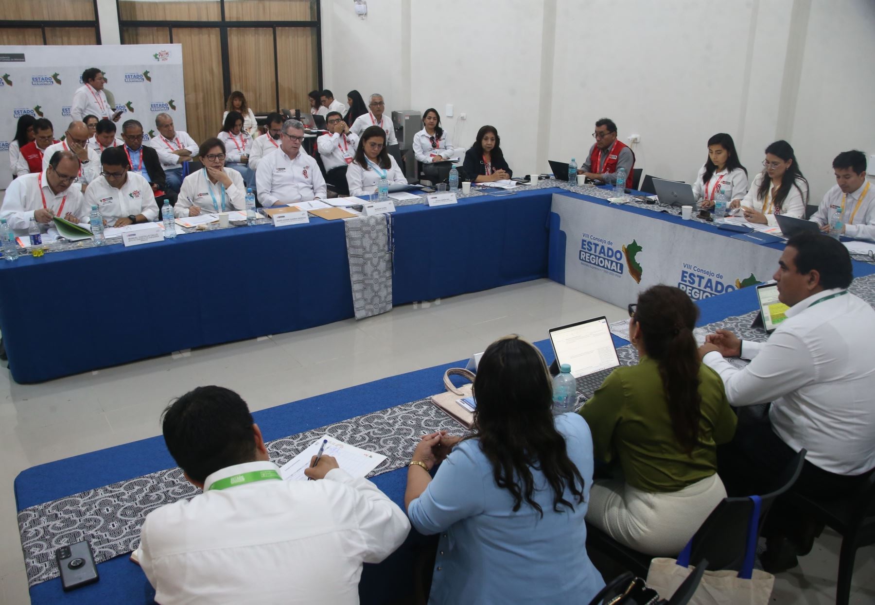 El Ministerio de Educación sostuvo 17 reuniones técnicas con los gobiernos regionales que concluyeron en 34 acuerdos, entre ellos el impulso del COAR Nororiental con apoyo de cuatro regiones amazónicas. ANDINA/Difusión