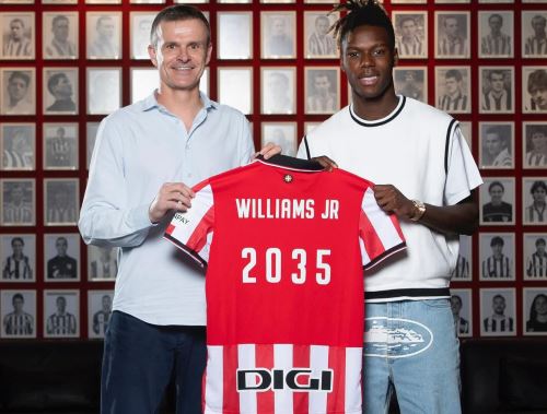 Nico Williams firmó  la ampliación de su vinculación con el Athletic Club
