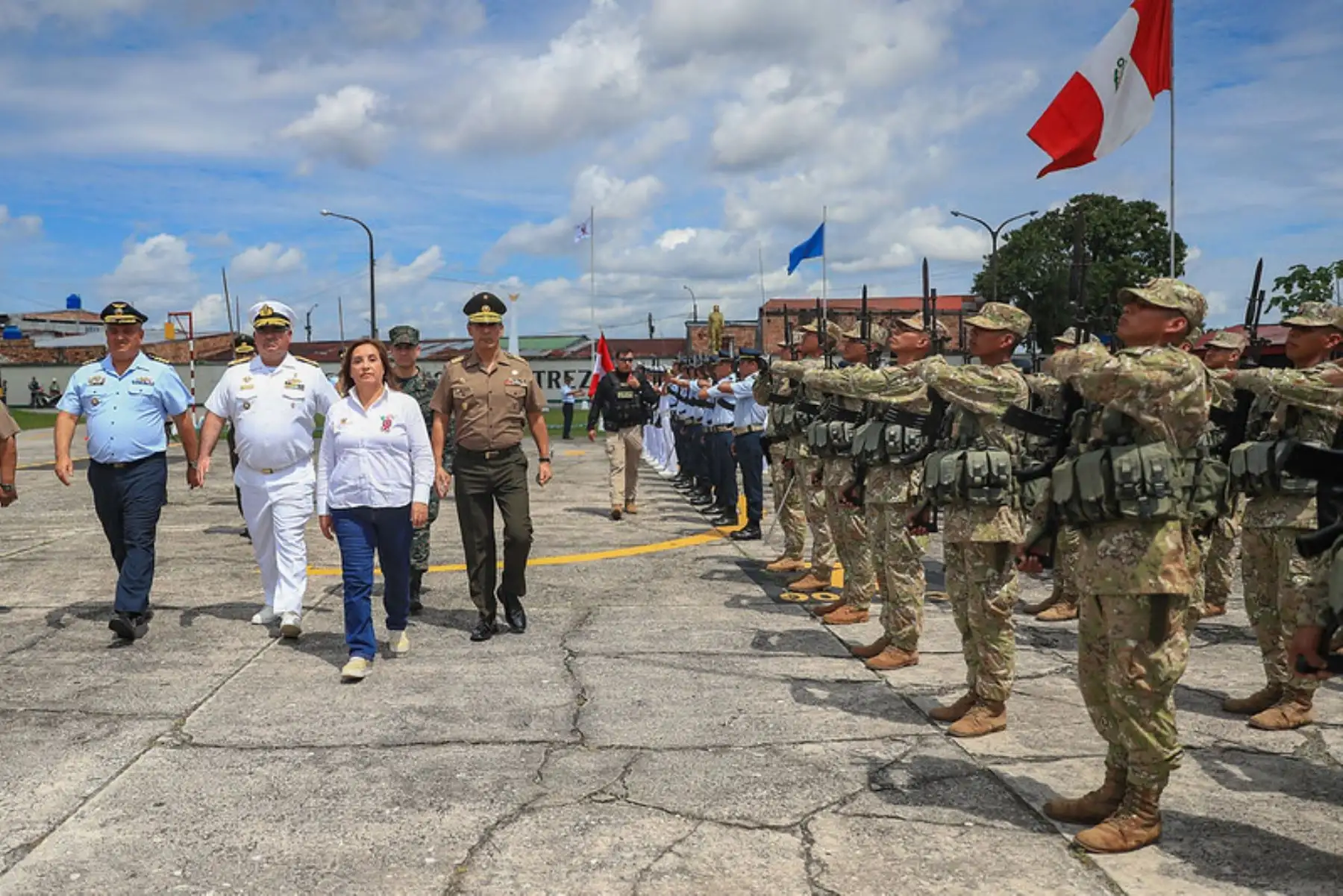 La presidenta de la república, Dina Boluarte, preside el VIII Consejo de Estado Regional, que se desarrolla en la ciudad de Iquitos, capital de la región Loreto, con la participación de alrededor de 16 gobernadores regional. Foto: ANDINA/ Prensa Presidencia