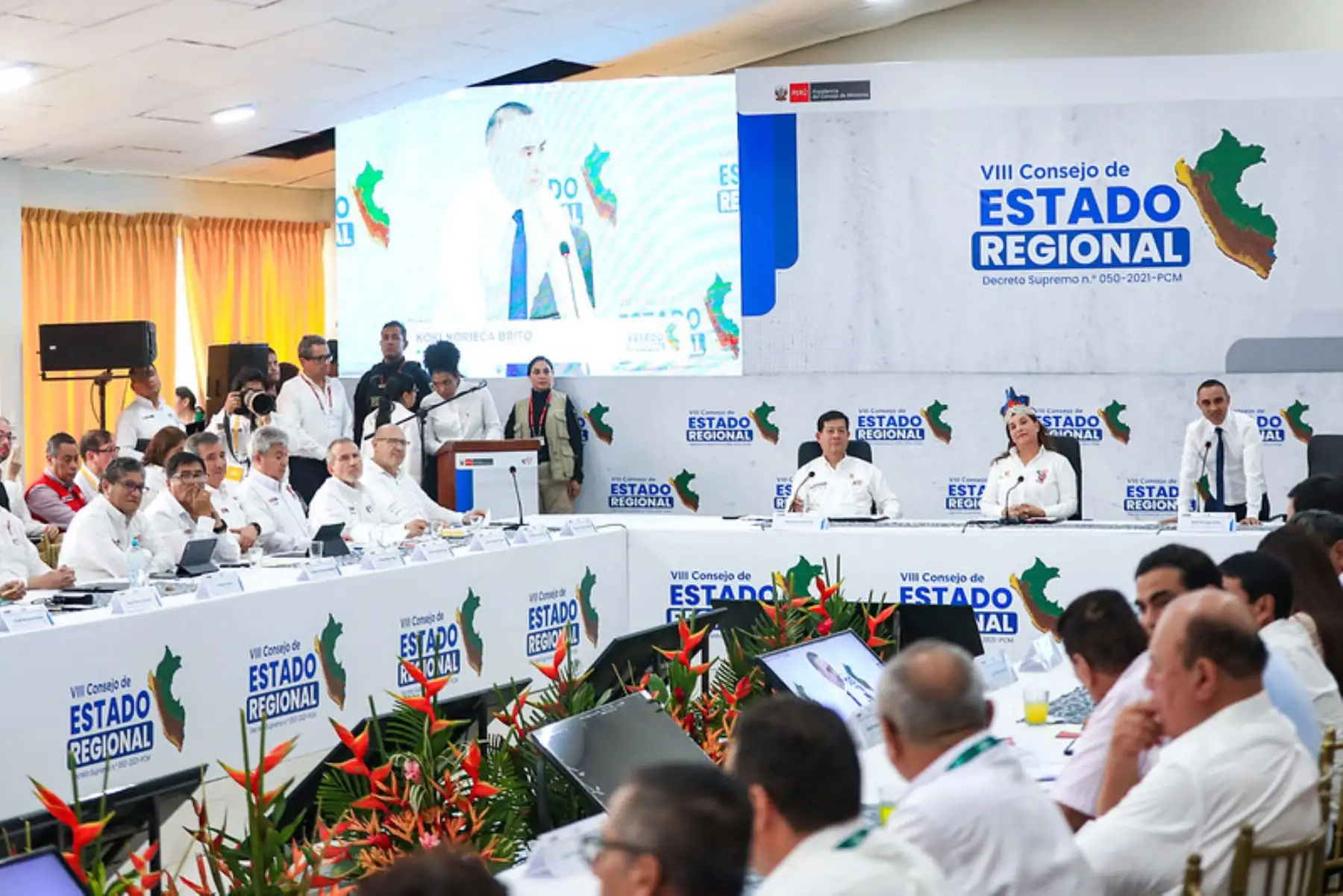 La presidenta de la república, Dina Boluarte, preside el VIII Consejo de Estado Regional, que se desarrolla en la ciudad de Iquitos, capital de la región Loreto, con la participación de alrededor de 16 gobernadores regional. Foto: ANDINA/ Prensa Presidencia
