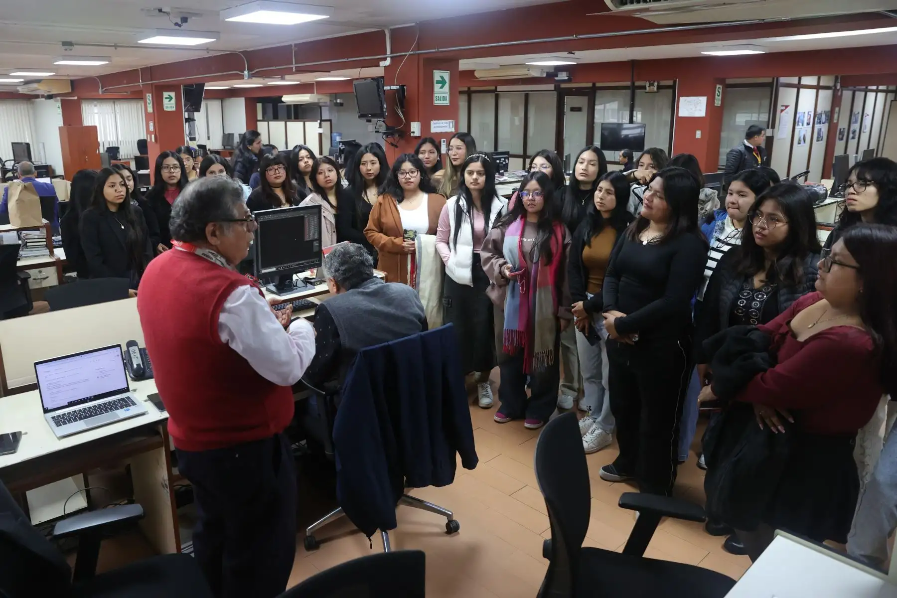 Estudiantes  de la Universidad Nacional José Faustino Sánchez Carrión de Huacho participaron de la iniciativa Vive Andina, donde destacados periodistas de la Agencia de Noticias Andina compartieron sus experiencias y conocimientos. 
Foto: ANDINA/Melina Mejía