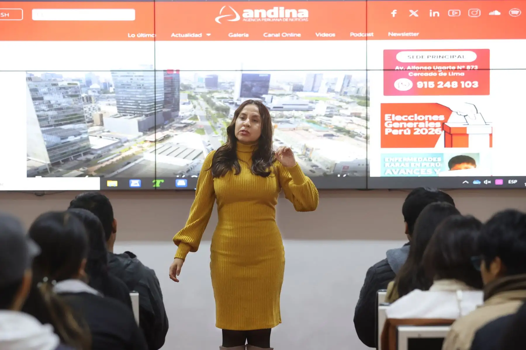 Estudiantes  de la Universidad Nacional José Faustino Sánchez Carrión de Huacho participaron de la iniciativa Vive Andina, donde destacados periodistas de la Agencia de Noticias Andina compartieron sus experiencias y conocimientos. 
Foto: ANDINA/Melina Mejía