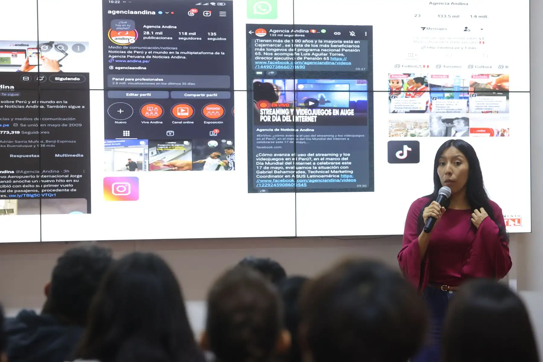 Estudiantes  de la Universidad Nacional José Faustino Sánchez Carrión de Huacho participaron de la iniciativa Vive Andina, donde destacados periodistas de la Agencia de Noticias Andina compartieron sus experiencias y conocimientos. 
Foto: ANDINA/Melina Mejía