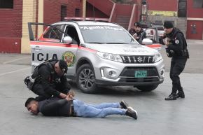 Policías Nacional realiza actividades de seguridad del escuadrón de emergencia por "Fiestas Patrias". Foto: ANDINA/Vidal Tarqui