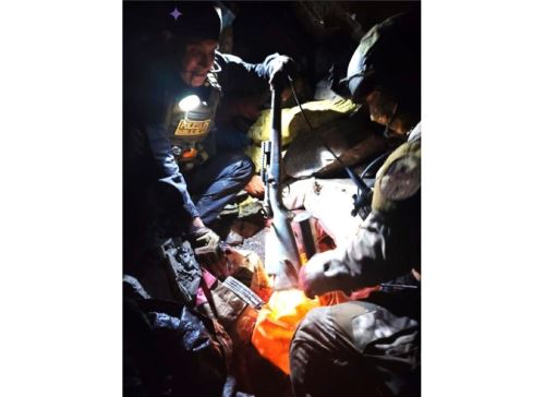 Efectivos de la III Región Policial La Libertad ejecutaron un operativo contra la minería ilegal en la provincia de Pataz que culminó con la incautación de explosivos, armamento y municiones.  ANDINA/Difusión