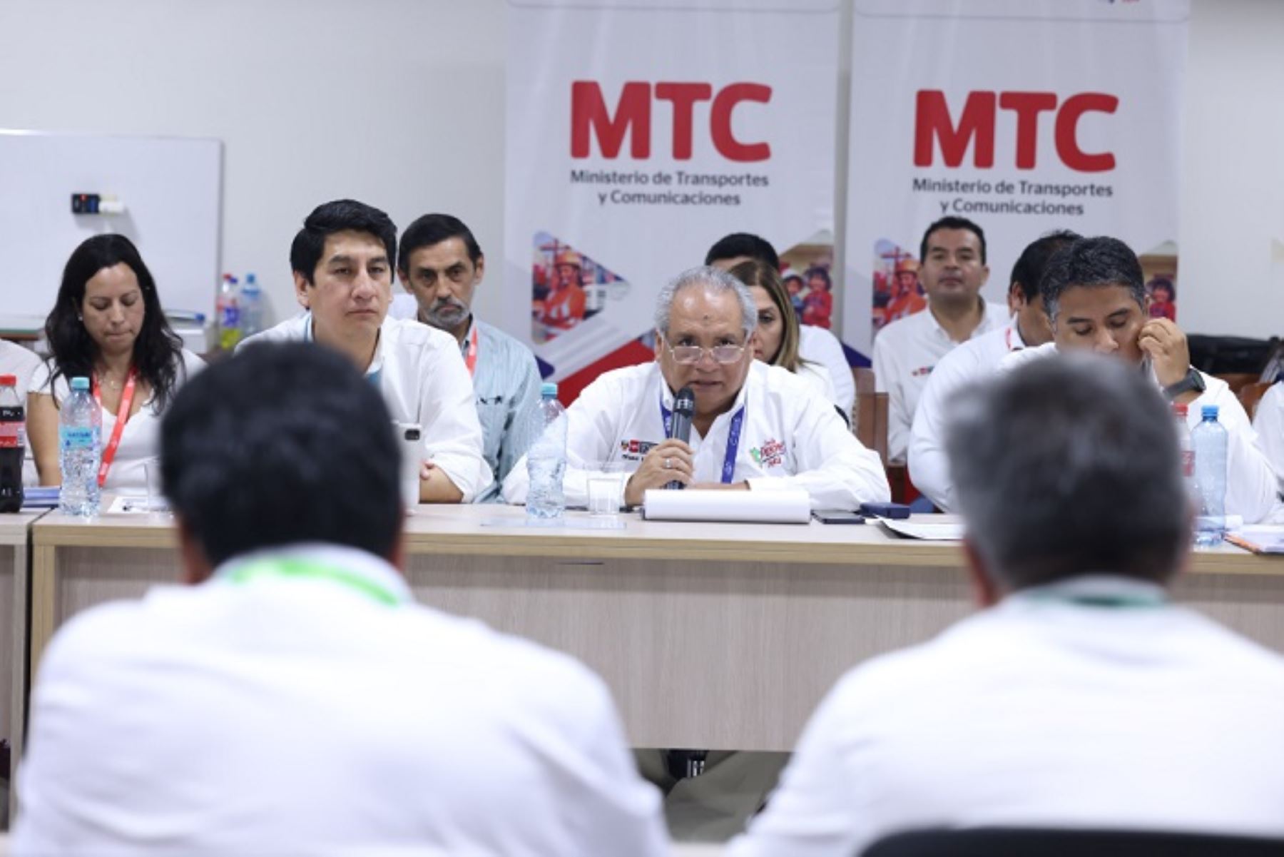 En el contexto del VIII Consejo de Estado Regional, el ministro César Sandoval lideró en Iquitos reuniones con autoridades para acelerar proyectos viales, portuarios, aeroportuarios y de telecomunicaciones.