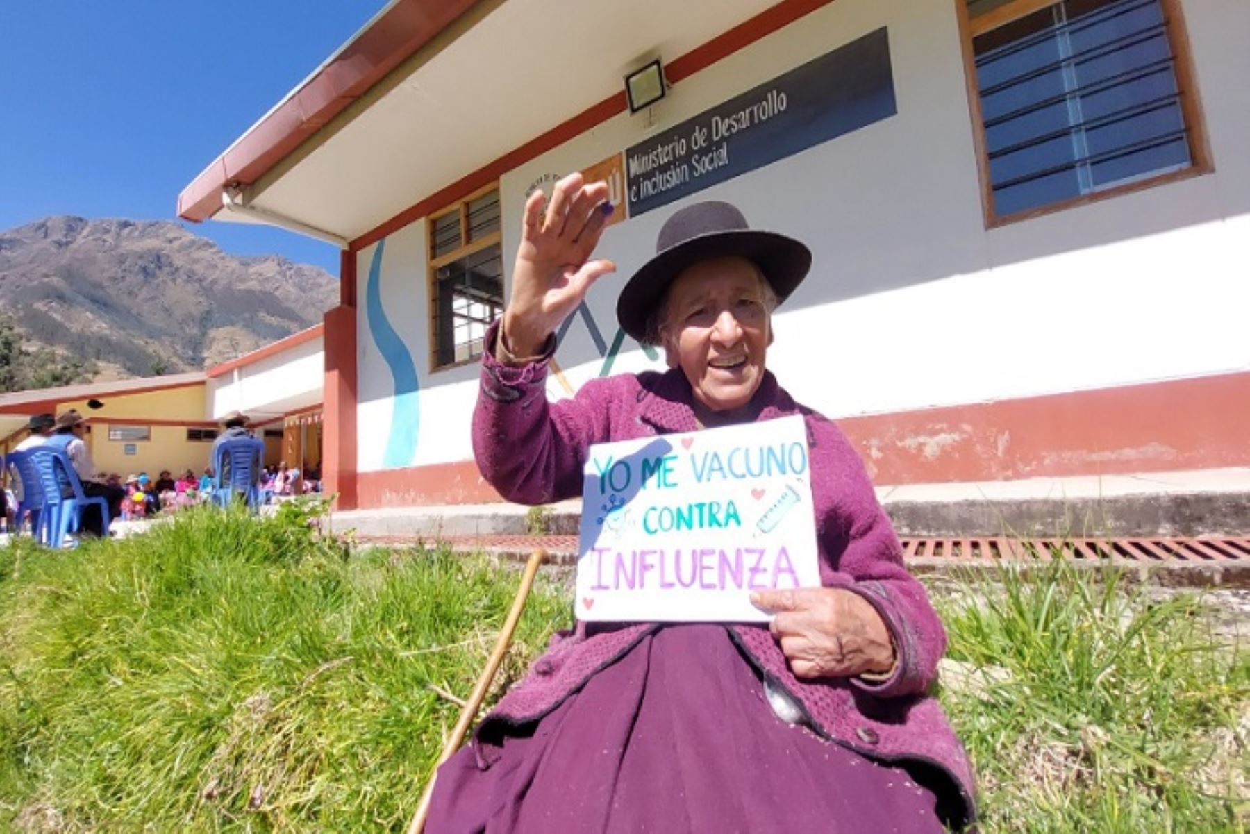 La vacunación contra la influenza y neumococo se desarrolla en los tambos de diversas regiones del país, sobre todo en localidades donde se registran bajas temperaturas.