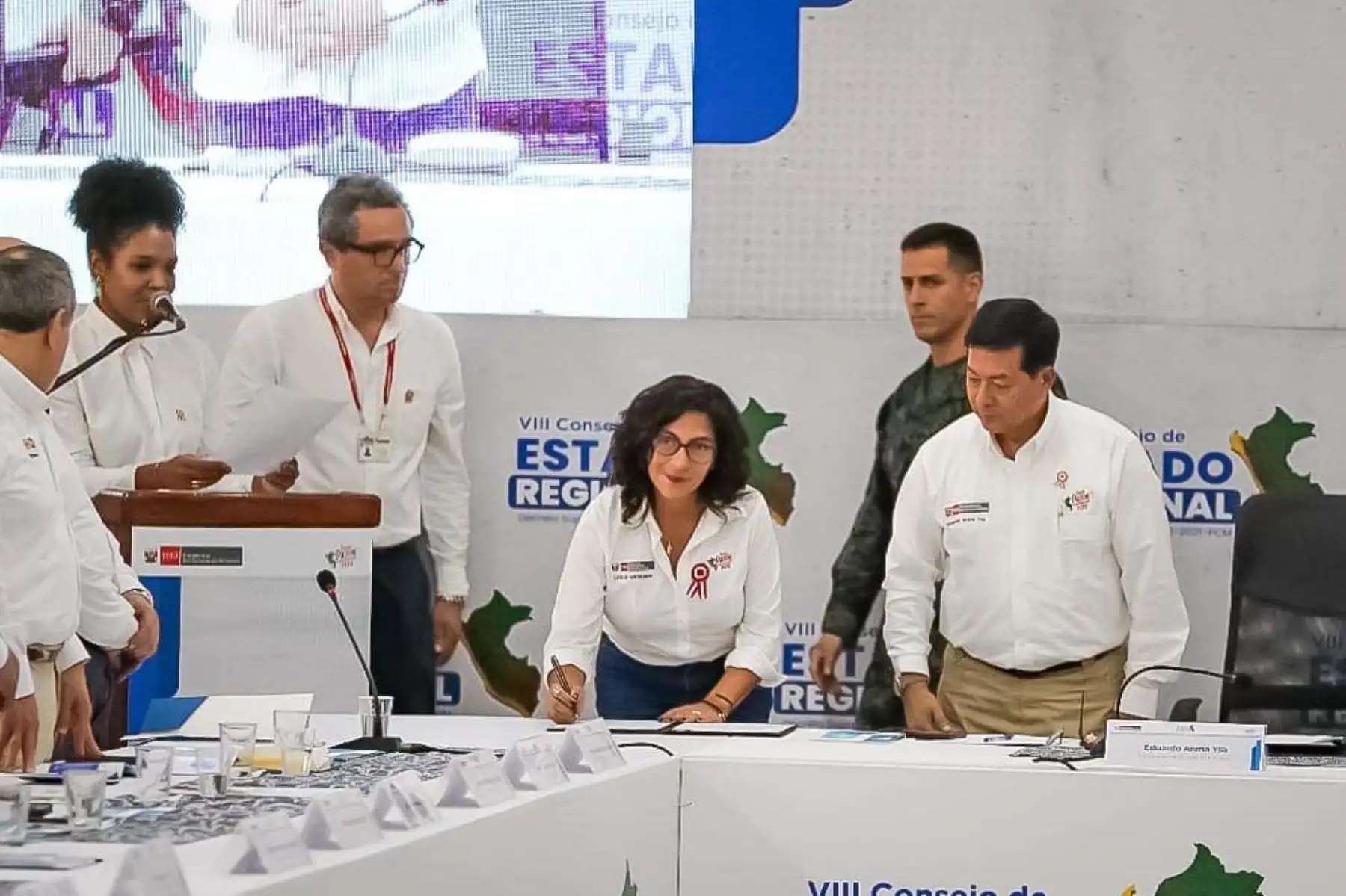 El Gobierno aprobó la Estrategia Multisectorial para reducir la pobreza urbana al 2040, con un piloto inicial en 15 distritos de siete regiones. Esta iniciativa, liderada por el Midis, busca atender a 24 mil hogares en 2025 mediante servicios integrados y focalizados. La estrategia articula a 17 ministerios y tres niveles de gobierno, promoviendo intervenciones sostenidas, con enfoque multidimensional, sin requerir nuevos recursos del Tesoro Público. Su implementación marcará un hito en inclusión social. Foto: ANDINA/Difusión