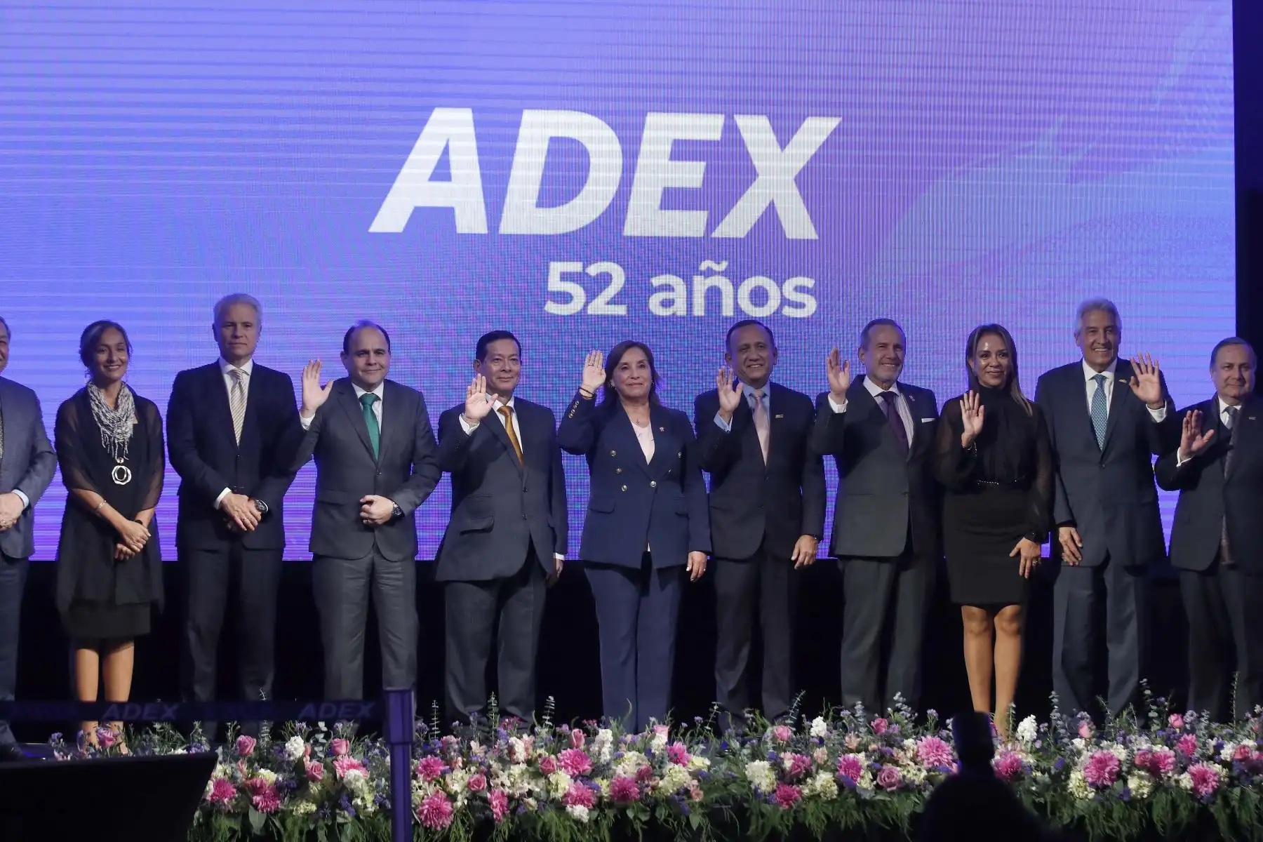 La presidenta de la República, Dina Boluarte, participa en la ceremonia por el 52° aniversario institucional de la Asociación de Exportadores (ADEX). Foto: ANDINA/Eddy Ramos