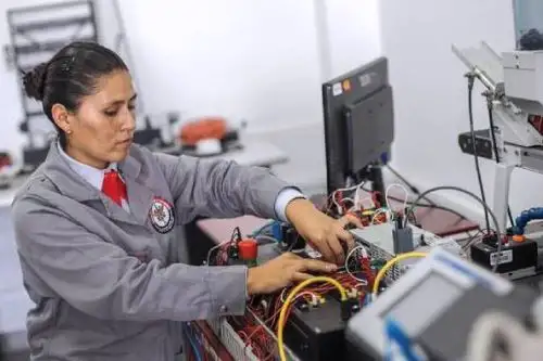 Más de 120 carreras técnicas disponibles con la nueva Beca TEC del Minedu. Foto: ANDINA/archivo.
