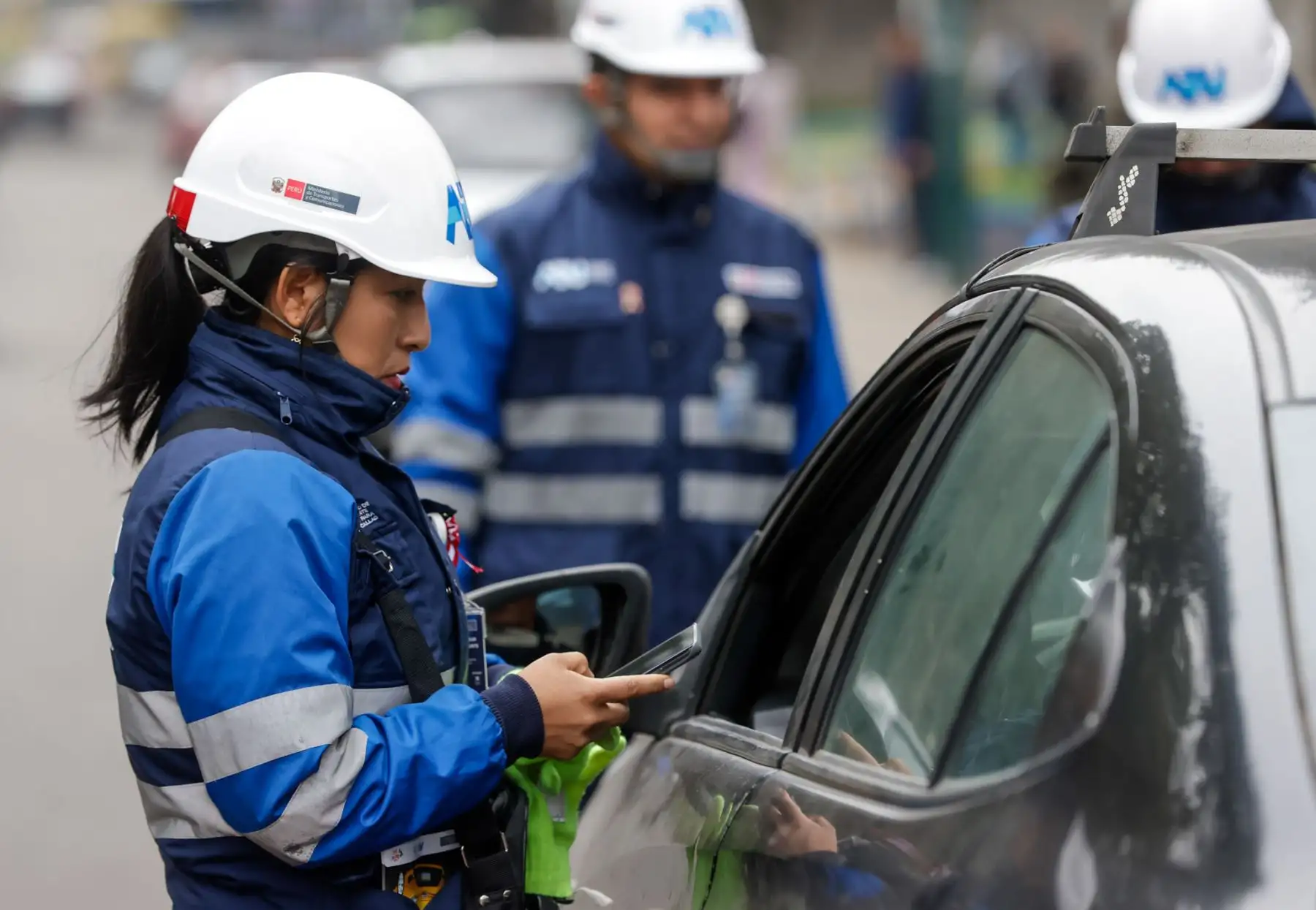 La ATU impulsa la campaña “Taxi Amarillo, Primero” para formalizar el servicio de taxi independiente en Lima y Callao, promoviendo el uso del color amarillo en las unidades. La fiscalización será progresiva y orientadora, priorizando la regularización antes que la multa, y se aplicará según el último dígito de la placa del vehículo. Foto: ANDINA/Luis Iparraguirre