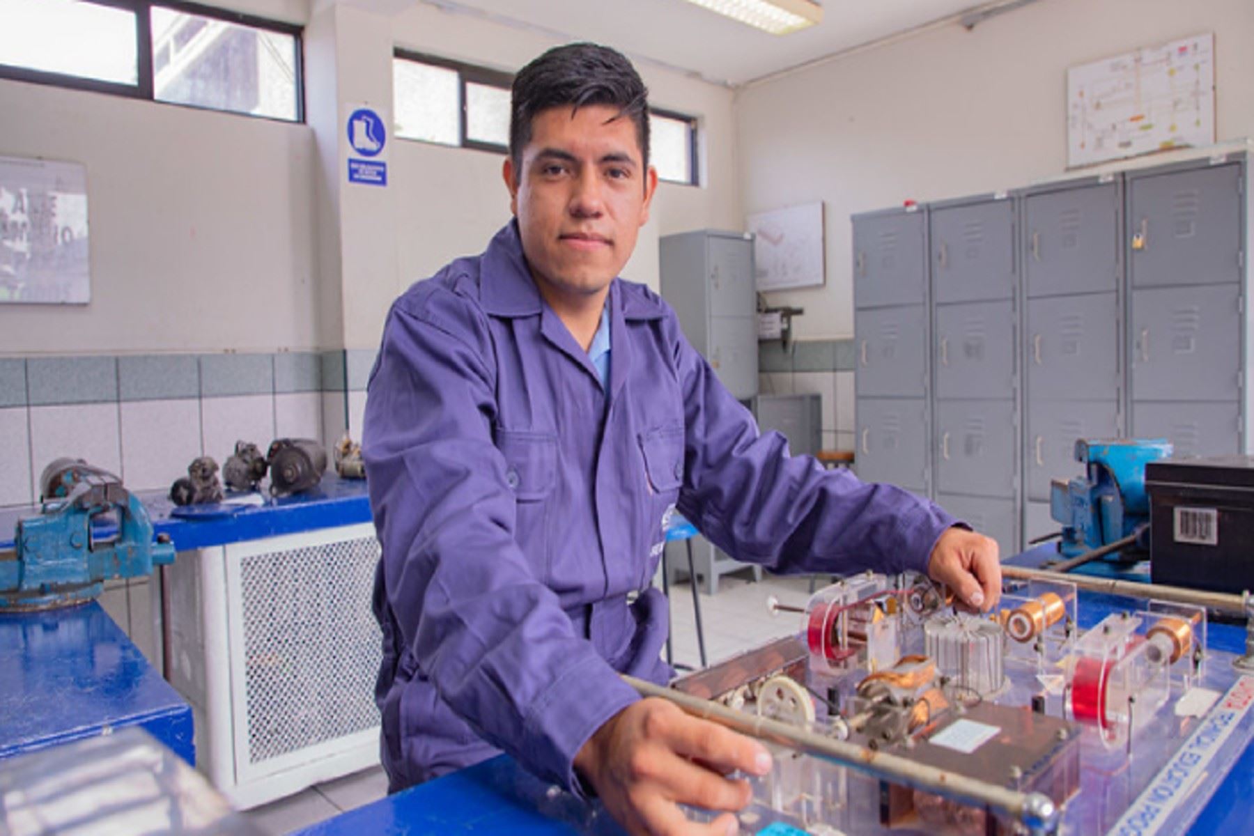 Podrán postular jóvenes y adultos, y no se exige vivir en condición de pobreza ni haber tenido alto rendimiento académico en el colegio. Foto: ANDINA/Difusión