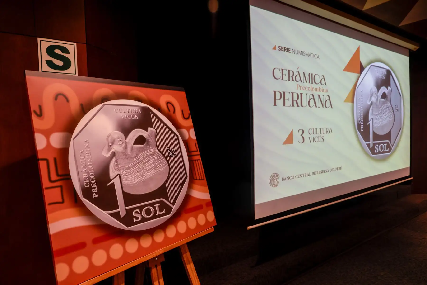 El Banco Central de Reserva del Perú puso en circulación la nueva moneda de S/ 1 alusiva a la cultura Vicús, como parte de la serie “Cerámica Precolombina Peruana”. Esta tercera emisión busca resaltar el patrimonio cultural nacional mediante un medio de pago de uso cotidiano. La moneda presenta una vasija con forma de pato crestado y se acuñaron 10 millones de unidades. Foto: ANDINA/Luis Iparraguirre
