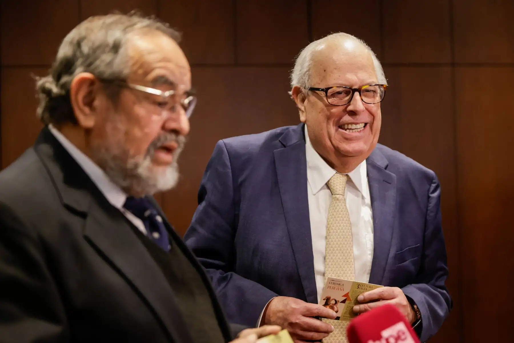 El Banco Central de Reserva del Perú puso en circulación la nueva moneda de S/ 1 alusiva a la cultura Vicús, como parte de la serie “Cerámica Precolombina Peruana”. Esta tercera emisión busca resaltar el patrimonio cultural nacional mediante un medio de pago de uso cotidiano. La moneda presenta una vasija con forma de pato crestado y se acuñaron 10 millones de unidades. Foto: ANDINA/Luis Iparraguirre