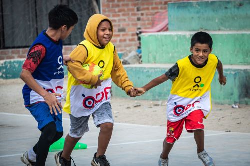 “Jugamos en Comunidad”, una iniciativa nacional lanzada por Fútbol Más, busca alejar a más de 2,000 niños, niñas y adolescentes de los peligros de las calles.