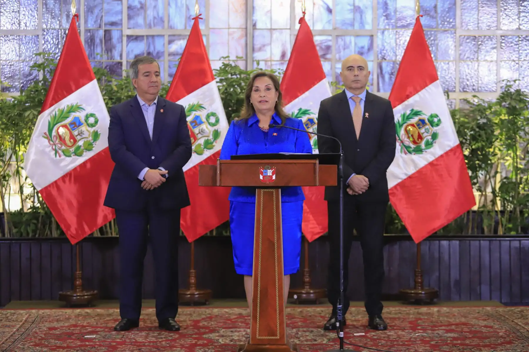 La presidenta de la república, Dina Ercilia Boluarte Zegarra, lidera la ceremonia de firma del contrato de concesión del proyecto PTAR Chincha, una obra para mejorar el tratamiento de aguas residuales en siete distritos de la provincia de Chincha. Foto: ANDINA/Prensa Presidencia
