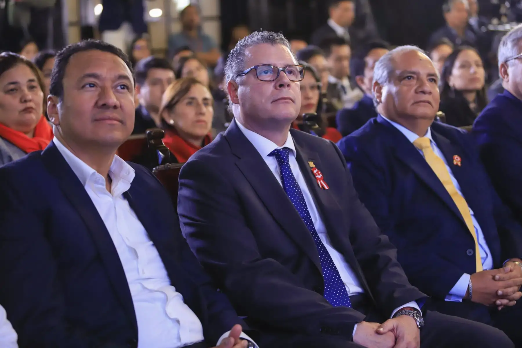 La presidenta de la república, Dina Ercilia Boluarte Zegarra, lidera la ceremonia de firma del contrato de concesión del proyecto PTAR Chincha, una obra para mejorar el tratamiento de aguas residuales en siete distritos de la provincia de Chincha. Foto: ANDINA/Prensa Presidencia