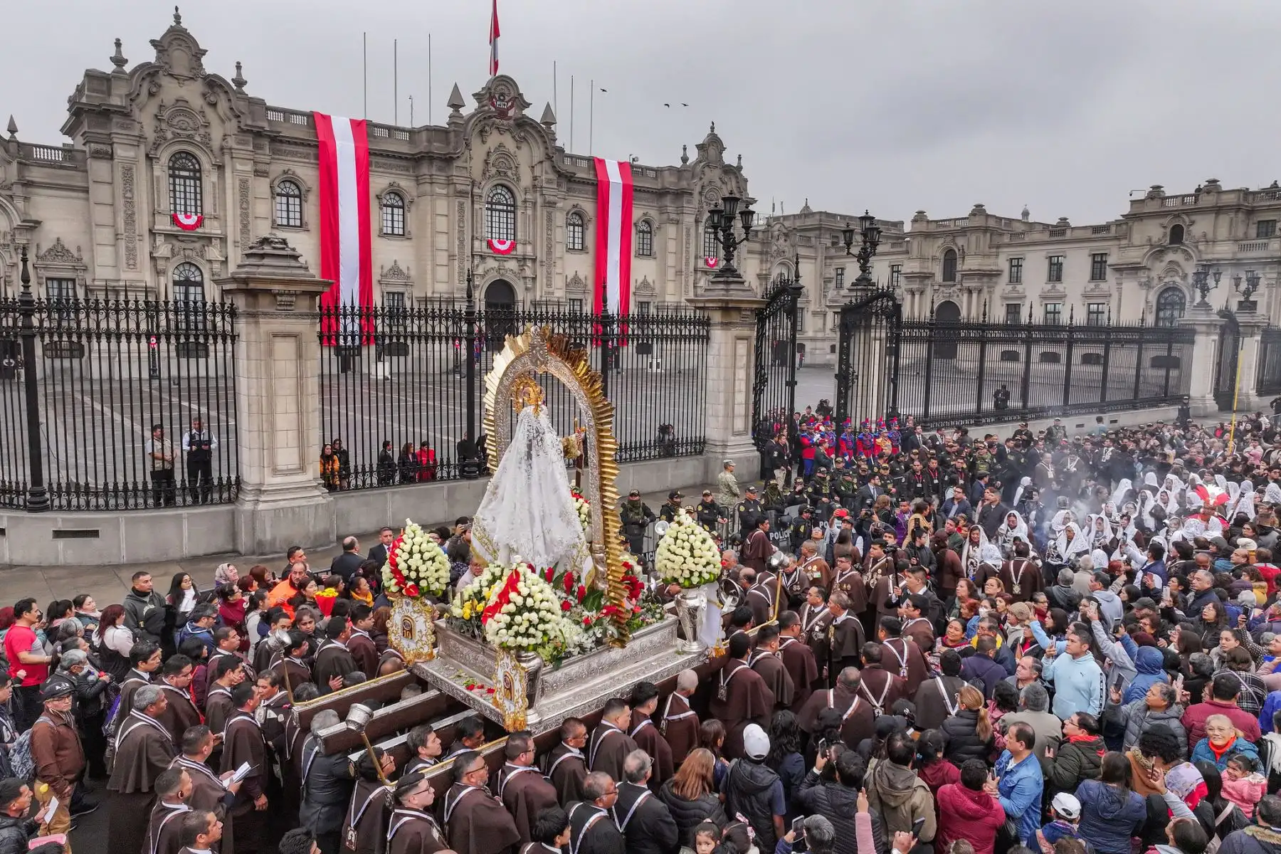 Despacho Presidencial rinde homenaje a la Virgen del Cármen. Foto: ANDINA/Prensa Presidencia