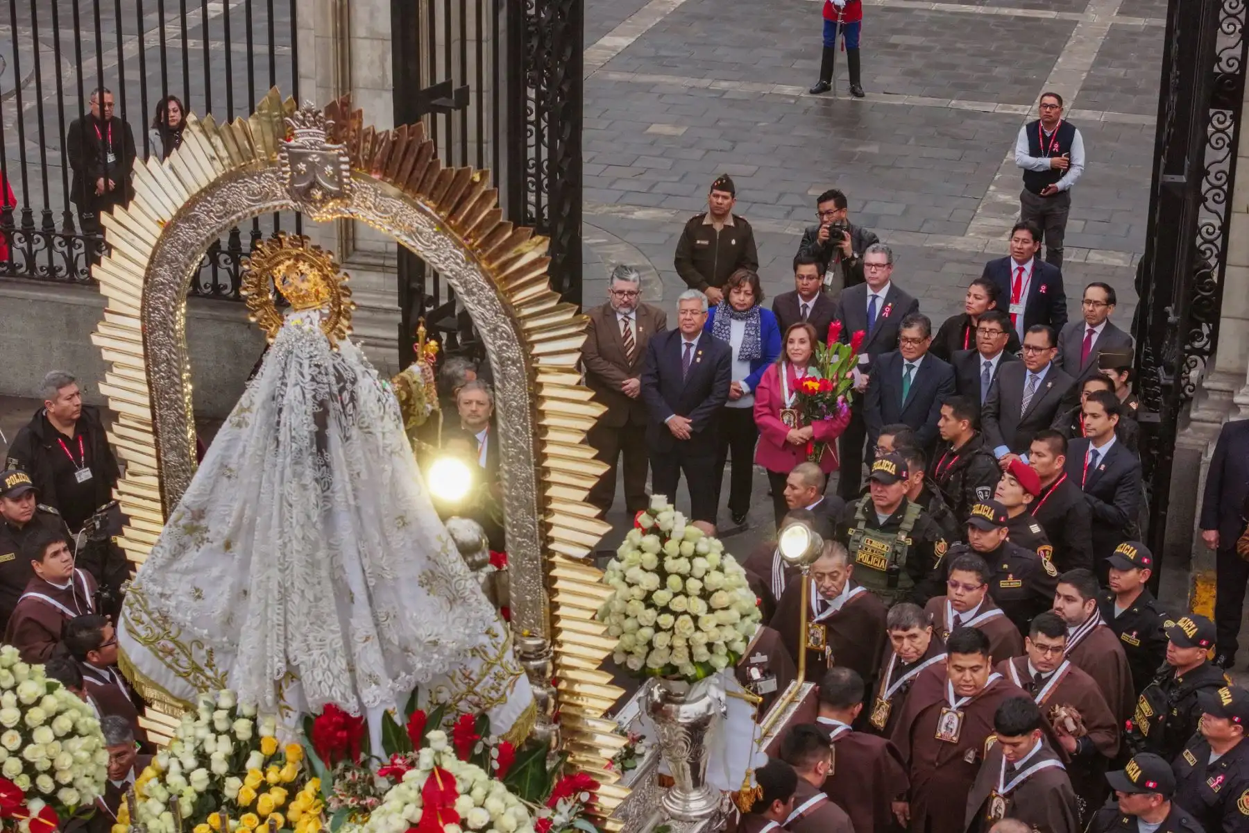 Presidenta Dina Boluarte rinde homenaje a Virgen del Carmen. Foto: ANDINA/ Prensa Presidencia