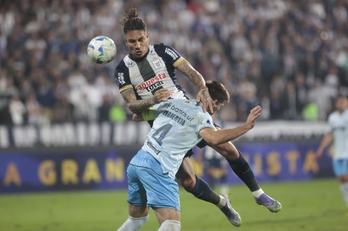 Paolo Guerrera comanda el ataque de Alianza Lima en el choque con Gremio. Foto: ANDINA/Vidal Tarqui