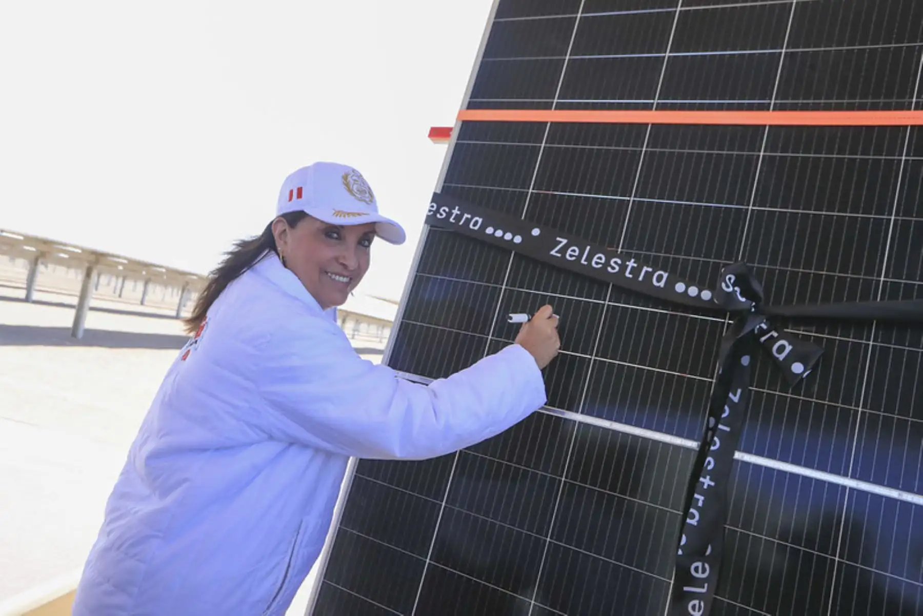 La presidenta de la república, Dina Boluarte, inauguró la central solar San Martín, en el distrito de La Joya. Con una extensión de 600 hectáreas, esta obra es la más grande de su tipo en el Perú. Foto: ANDINA/ Prensa Presidencia
