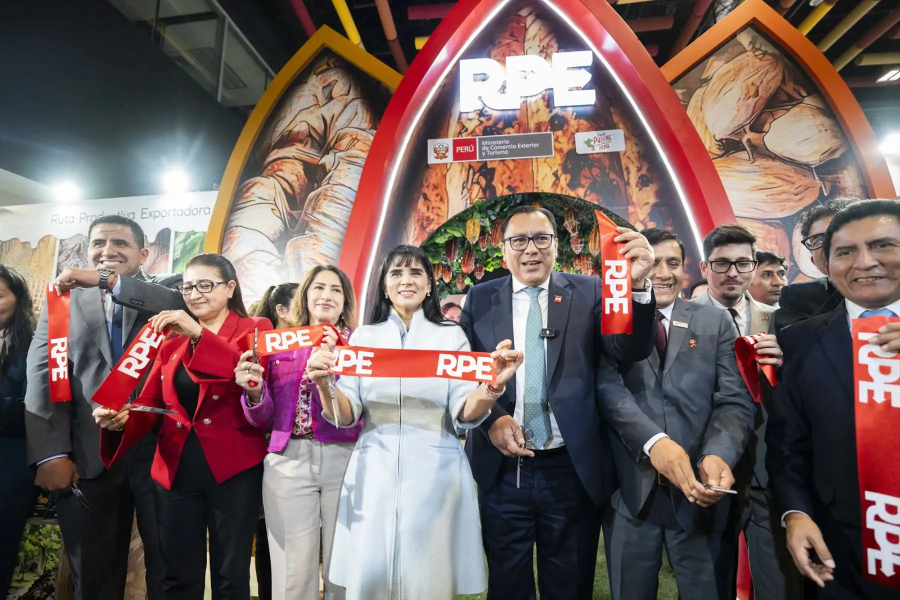 Ministra de Comercio Exterior y Turismo, Desilú León inaugura el XVI Salón del Cacao y Chocolate 2025. Foto:ANDINA/MINCETUR