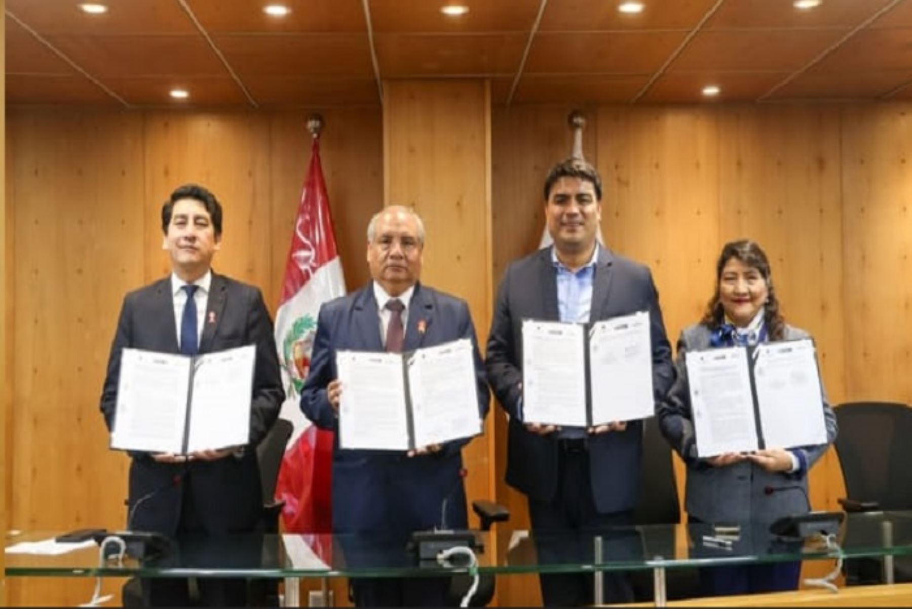 Con la firma de estos convenios, el Perú avanza hacia un transporte moderno más sostenible, seguro y eficiente.