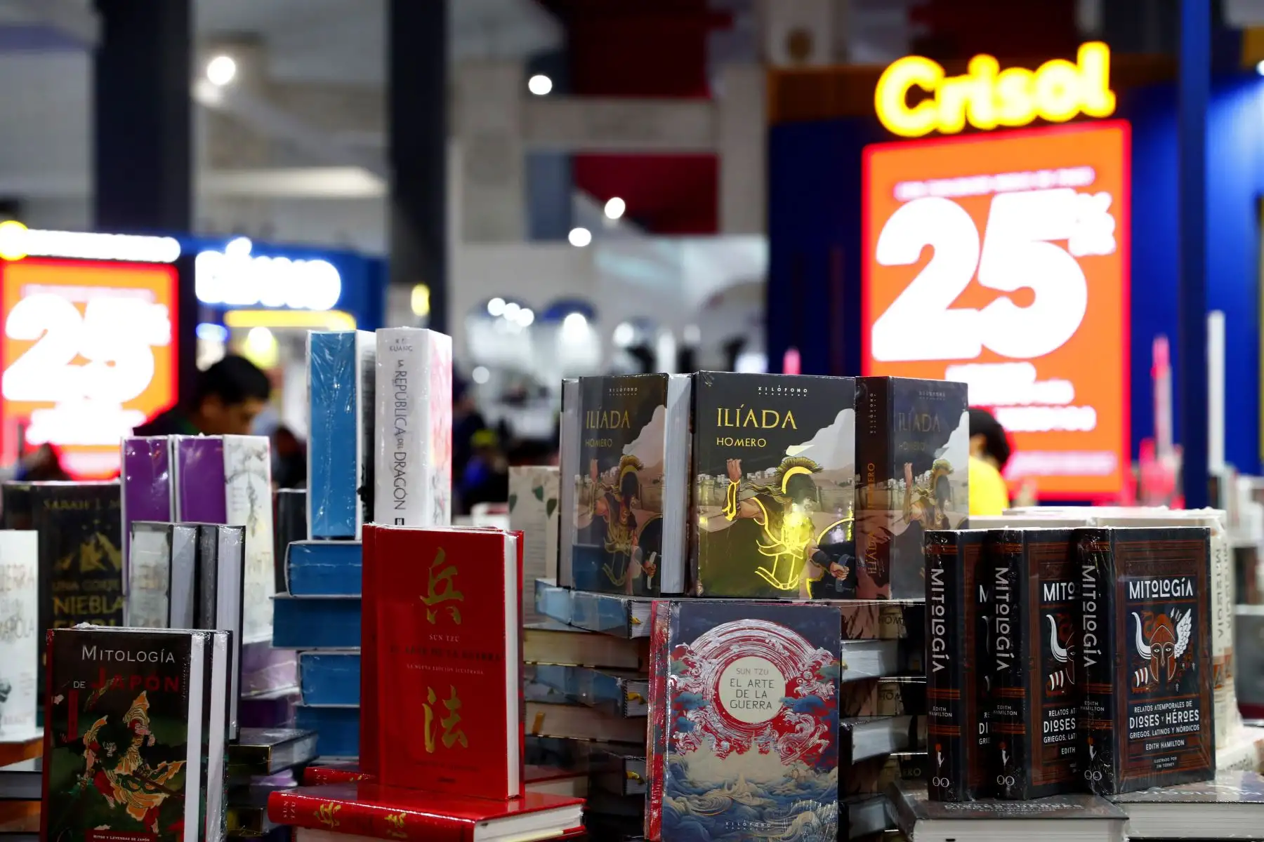 Entre algunas de las novedades de la 29 Feria Internacional del Libro FIL Lima 2025, que abre sus puertas al público el viernes 18 de julio en Jesús María, se tiene a Italia como país invitado de honor, además de un homenaje póstumo al premio Nobel peruano de Literatura, Mario Vargas Llosa, a través de diversas actividades y un ambiente especial para hacer honor a su vida y obra. Foto: ANDINA/Daniel Bracamonte