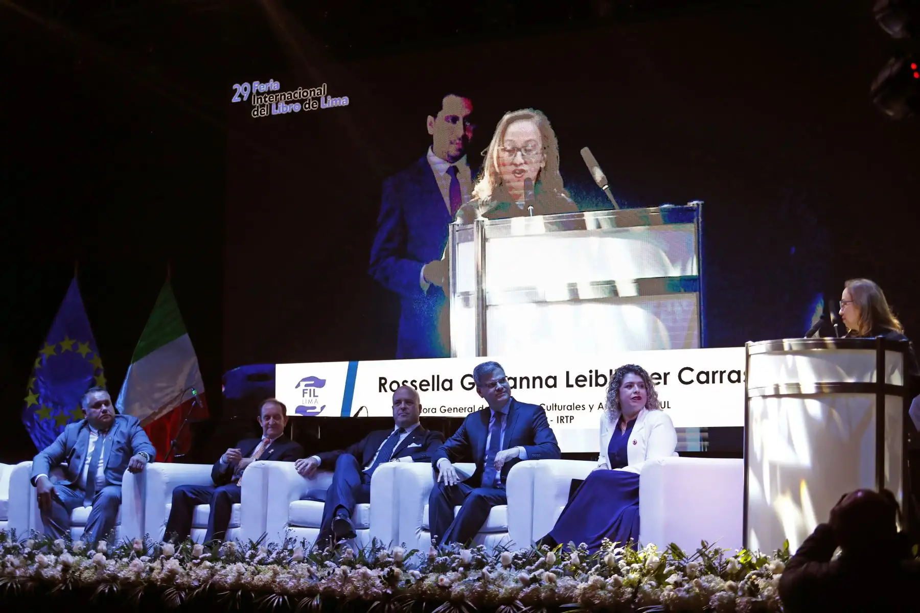 Ante la presencia de autoridades del ámbito cultural y embajadores, el jueves 17 de julio por la noche se realizó la inauguración de la 29 Feria Internacional del Libro FIL Lima 2025, que como todos los años tiene lugar en el Parque Próceres de la Independencia de Jesús María. Foto: ANDINA/Daniel Bracamonte