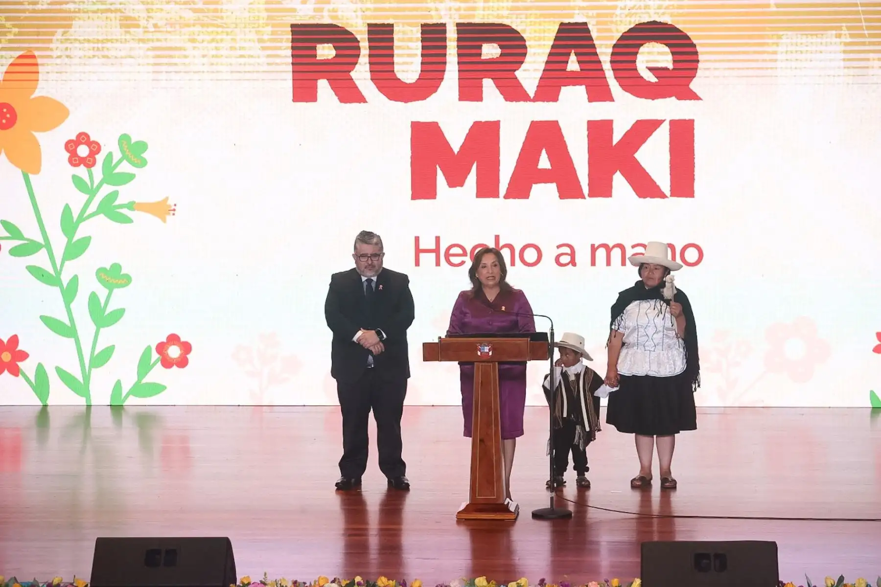 Presidenta Dina Boluarte inaugura exposición de feria artesanal “Ruraq Maki, hecho a mano”

Foto: ANDINA/Juan Carlos Guzmán Negrini