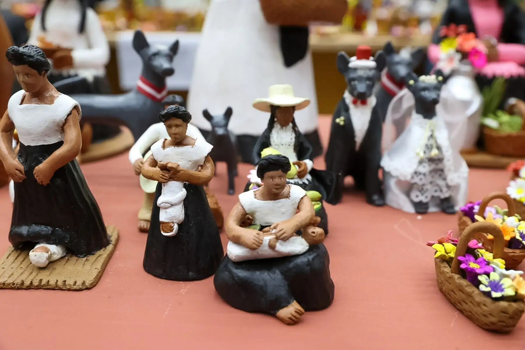 Ciudadanos y turistas pueden visitar la feria Ruraq Maki en la sede del Ministerio de Cultura, donde se celebra lo mejor del arte popular peruano. Foto: ANDINA/ Juan Carlos Guzmán