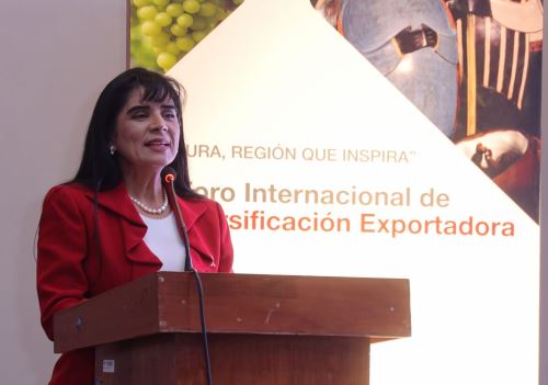 La titular del Mincetur, Desilú León, destacó el aporte exportador de Piura y afirmó que el foro busca ampliar los horizontes comerciales de esta región y diversificar sus productos y mercados. ANDINA/Difusión