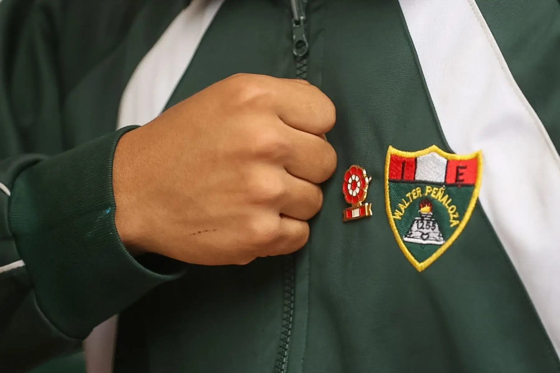 Ensayo de la banda y escolta del colegio Peñaloza de Huaycan, que se hizo famoso por su coreografía. Dicha escolta formará parte de la gran Parada Militar del 29 de julio.

Foto: ANDINA/Juan Carlos Guzmán Negrini