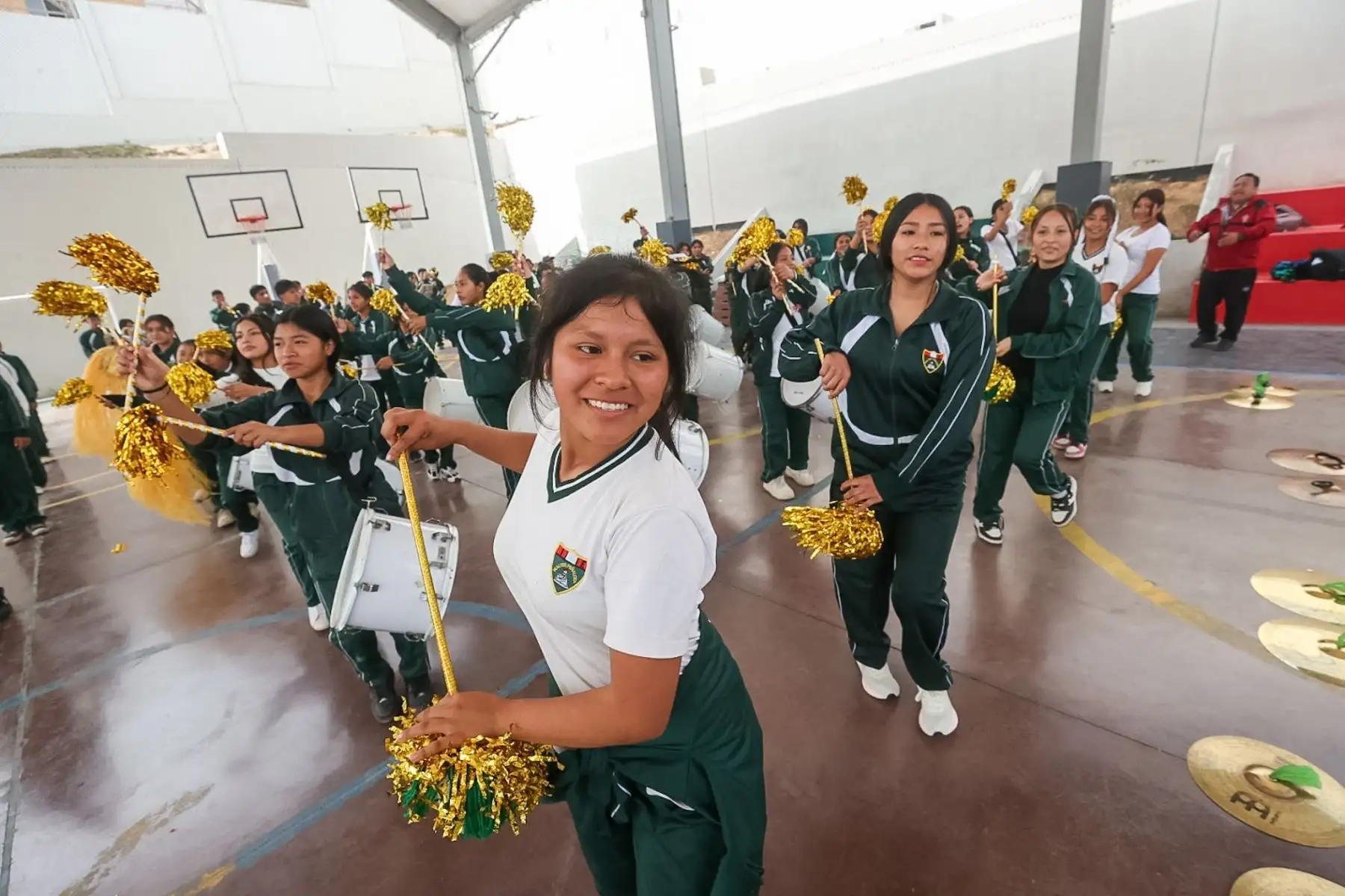 Ensayo de la banda y escolta del colegio Peñaloza de Huaycan, que se hizo famoso por su coreografía. Dicha escolta formará parte de la gran Parada Militar del 29 de julio.

Foto: ANDINA/Juan Carlos Guzmán Negrini