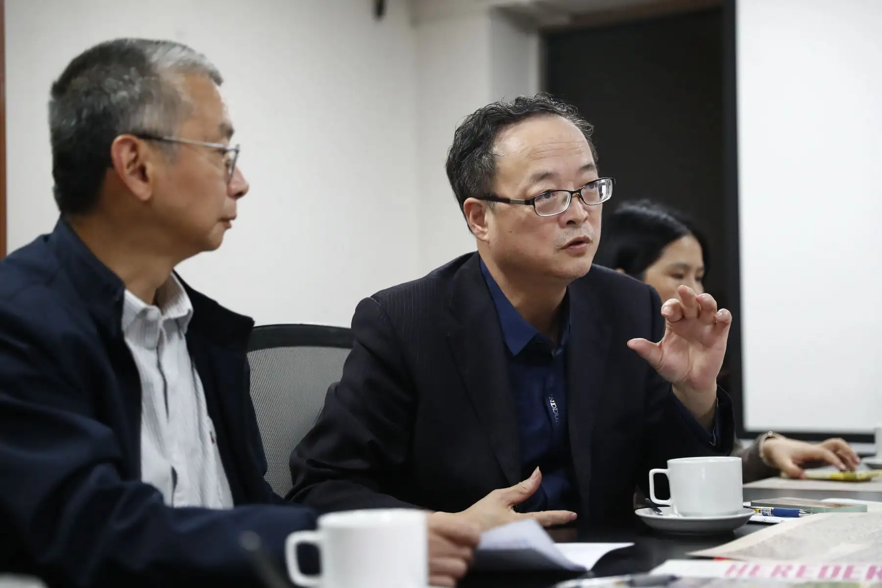 Una delegación de representantes de editoriales de la República Popular China visitó este viernes la sede del Diario El Peruano y de la Agencia Andina, entre ellas la Corporación China de Comercio Internacional de Libros, la Editorial de la Universidad Normal del Este de China, la Editorial de Clásicos Chinos de Shanghái, y la Editorial Científica y Técnica de Shanghái. Foto: ANDINA/Daniel Bracamonte