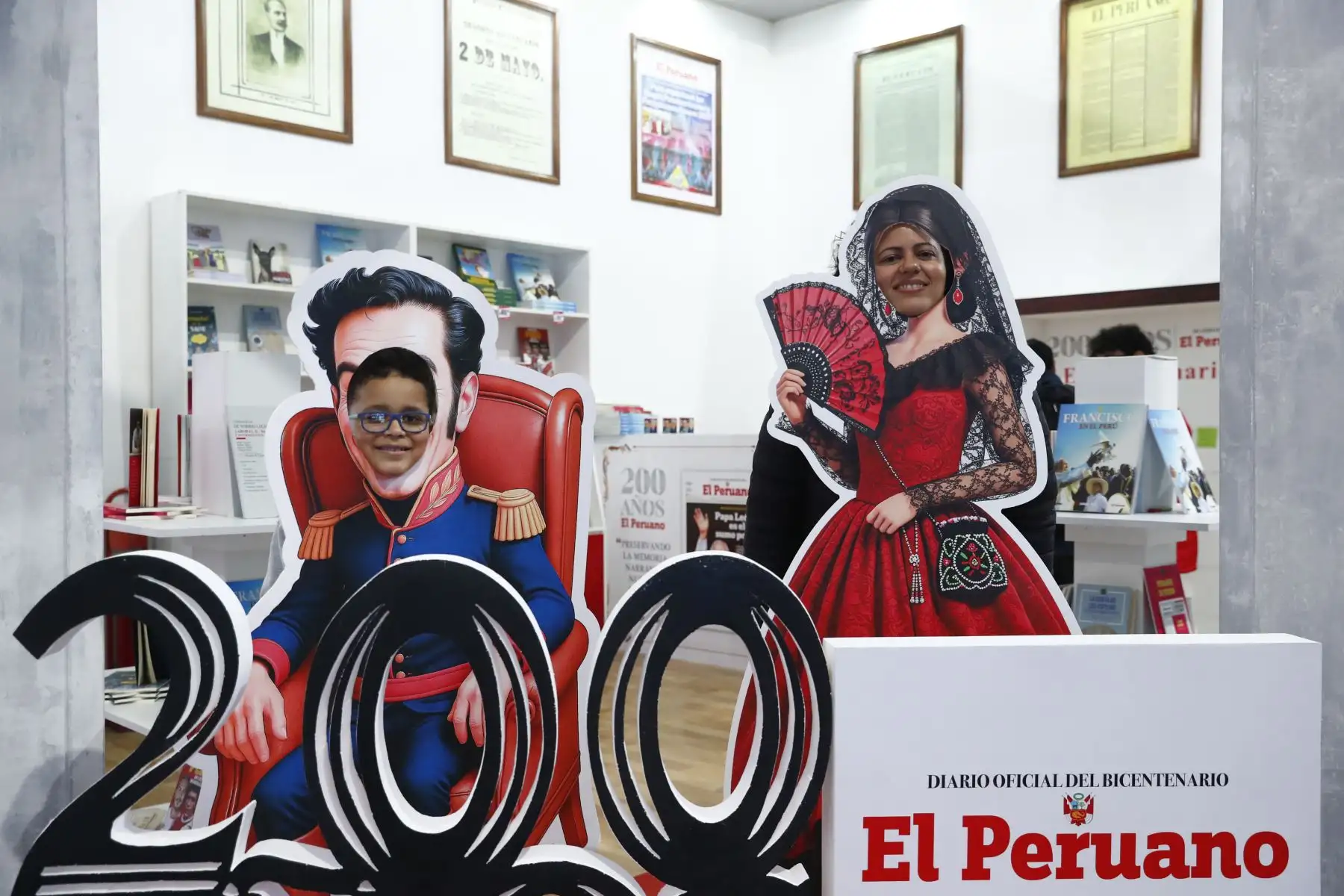 El Diario El Peruano y la Agencia de Noticias Andina se hacen presentes en la 29 Feria Internacional del Libro FIL Lima 2025 en Jesús María a través de uno de los stands del evento, en el que ofrecen al público diversas publicaciones de su fondo editorial, así como souvenires relacionados a la cultura peruana. Foto: ANDINA/Daniel Bracamonte