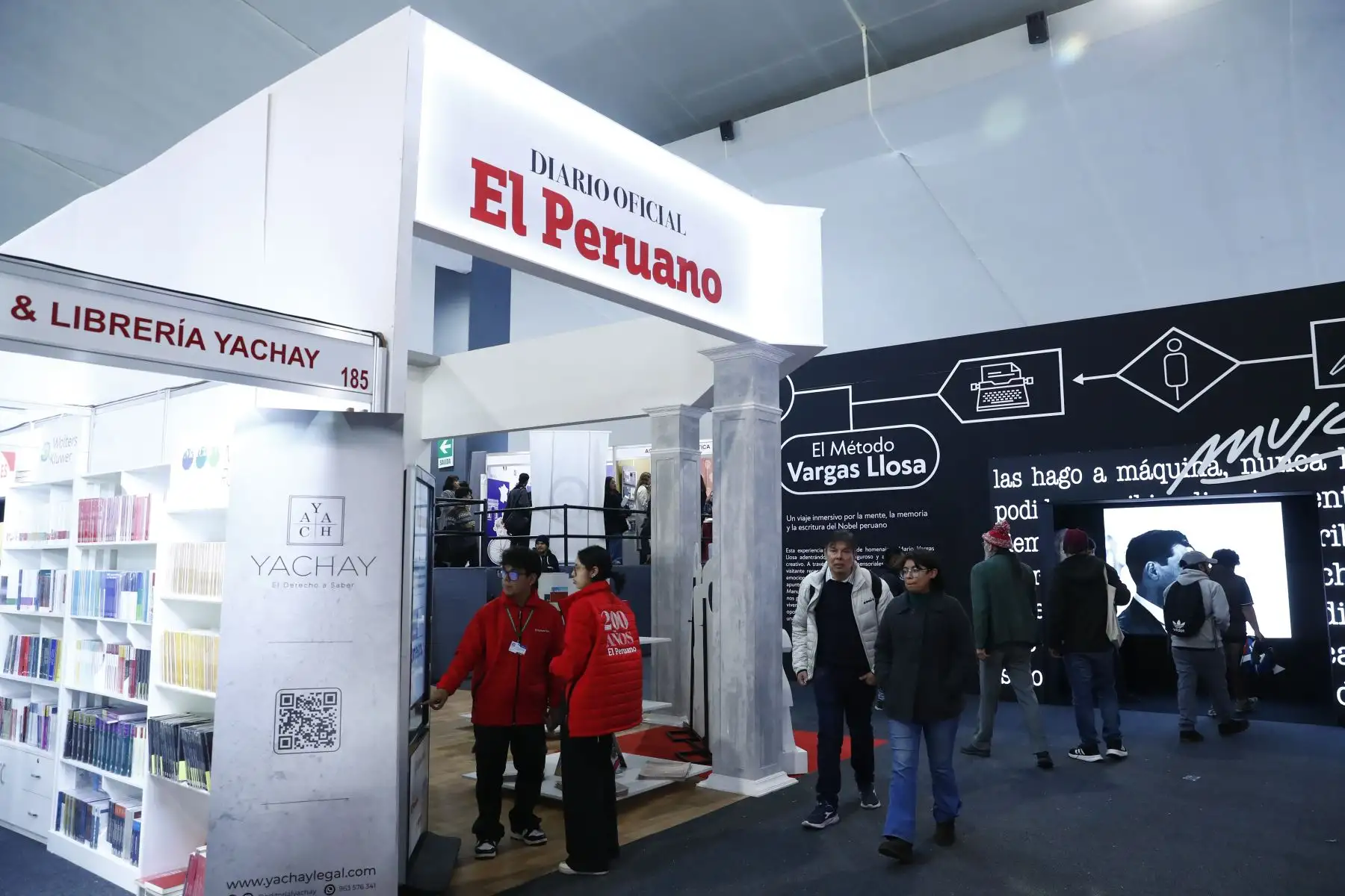 El Diario El Peruano y la Agencia de Noticias Andina se hacen presentes en la 29 Feria Internacional del Libro FIL Lima 2025 en Jesús María a través de uno de los stands del evento, en el que ofrecen al público diversas publicaciones de su fondo editorial, así como souvenires relacionados a la cultura peruana. Foto: ANDINA/Daniel Bracamonte
