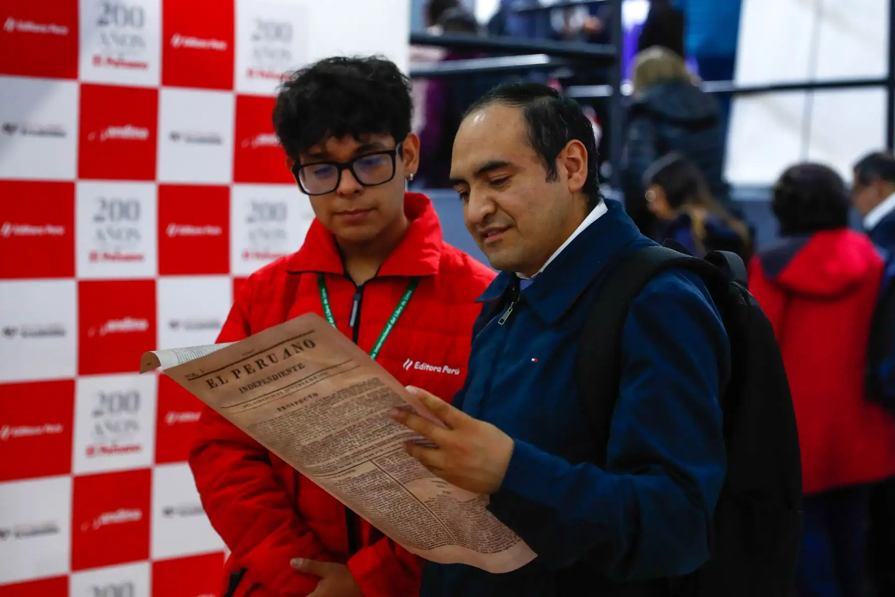 El Diario El Peruano y la Agencia de Noticias Andina se hacen presentes en la 29 Feria Internacional del Libro FIL Lima 2025 en Jesús María a través de uno de los stands del evento, en el que ofrecen al público diversas publicaciones de su fondo editorial, así como souvenires relacionados a la cultura peruana. Foto: ANDINA/Daniel Bracamonte