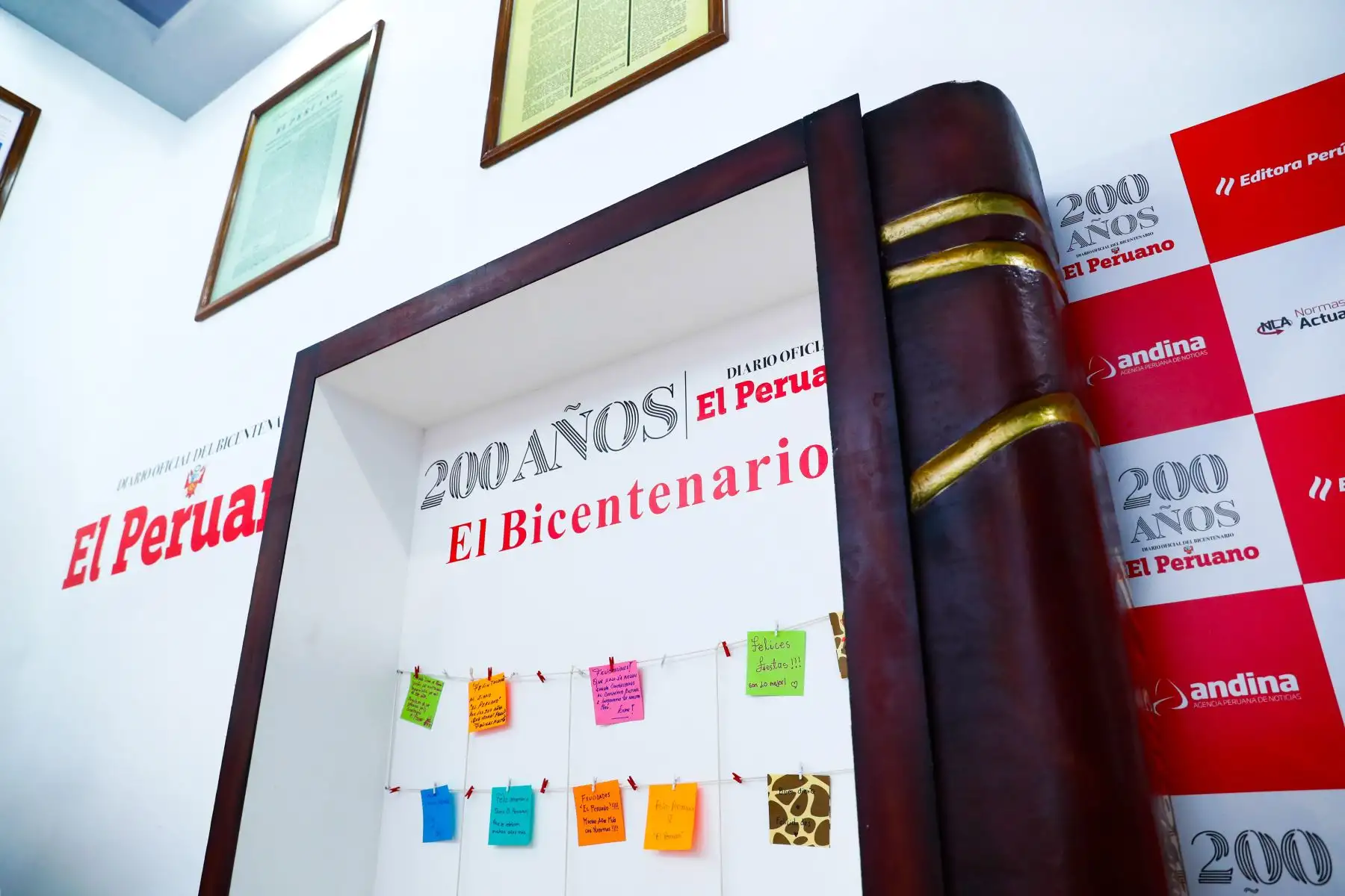 El Diario El Peruano y la Agencia de Noticias Andina se hacen presentes en la 29 Feria Internacional del Libro FIL Lima 2025 en Jesús María a través de uno de los stands del evento, en el que ofrecen al público diversas publicaciones de su fondo editorial, así como souvenires relacionados a la cultura peruana. Foto: ANDINA/Daniel Bracamonte