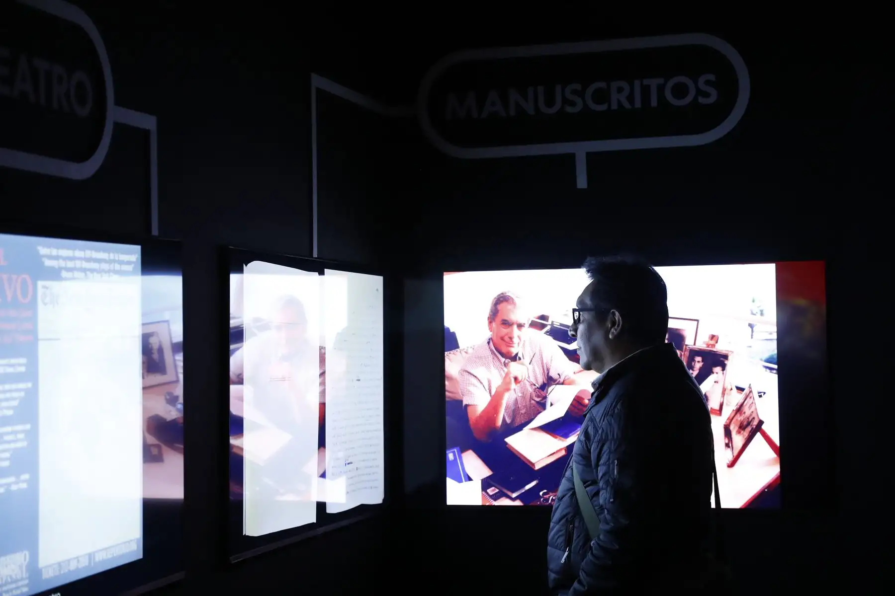 La 29 Feria Internacional del Libro FIL Lima presenta este 2025 el Método Vargas Llosa, un área multimedia inmersiva que introduce al visitante en la vida, obra y memorias del Nobel de Literatura peruano, recientemente fallecido este año. Foto: ANDINA/Daniel Bracamonte