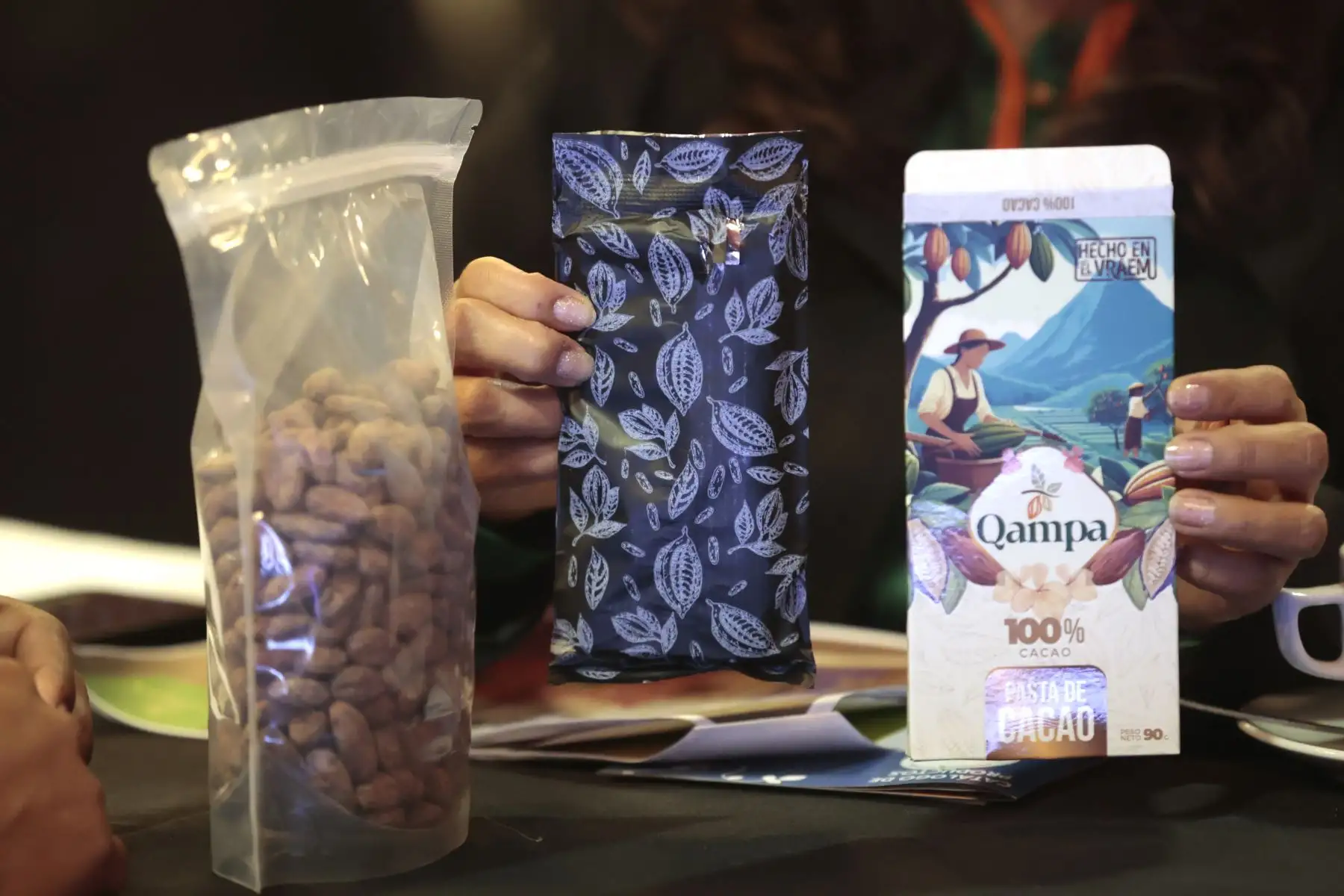 Con gran entusiasmo se realiza la inauguración de la Rueda de Negocios Nacional de la XVI edición del Salón del Cacao y Chocolate en el Centro de Convenciones de Lima.  
Foto: ANDINA/ Vidal Tarqui