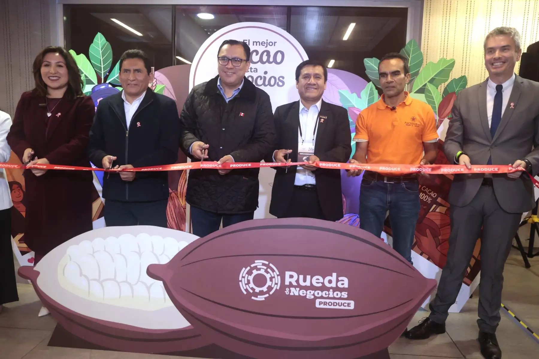 El ministro de la Producción, Sergio González participa en la inauguración de la Rueda de Negocios Nacional de la XVI edición del Salón del Cacao y Chocolate en el Centro de Convenciones de Lima.  Foto: ANDINA/ Vidal Tarqui